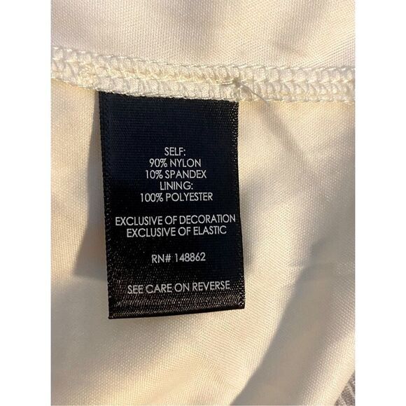 Torrid Womens Beige Stretch Lace Surplice Dolman Sleeve Blouse Top Size 1 - Picture 6 of 7